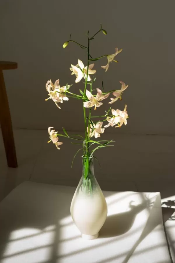 Los Objetos Decorativos Beige Glass Vase Clearance