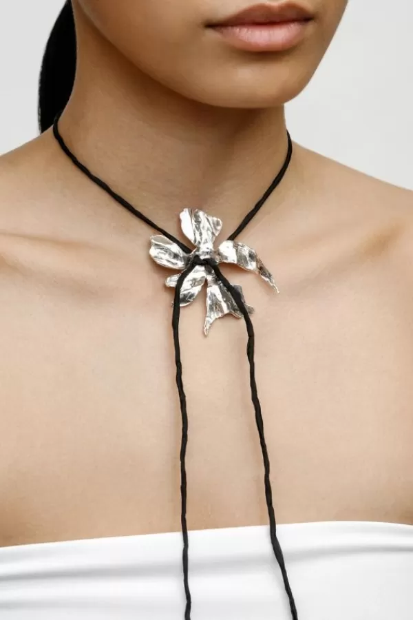 Wolf Circus Flower Cord Necklace | Black Fashion